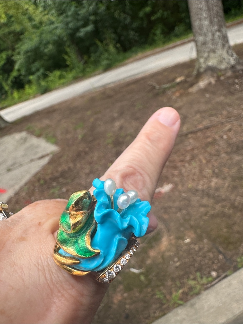 18K Pearl Diamond Enamel Flower Ring 25.64 Grams